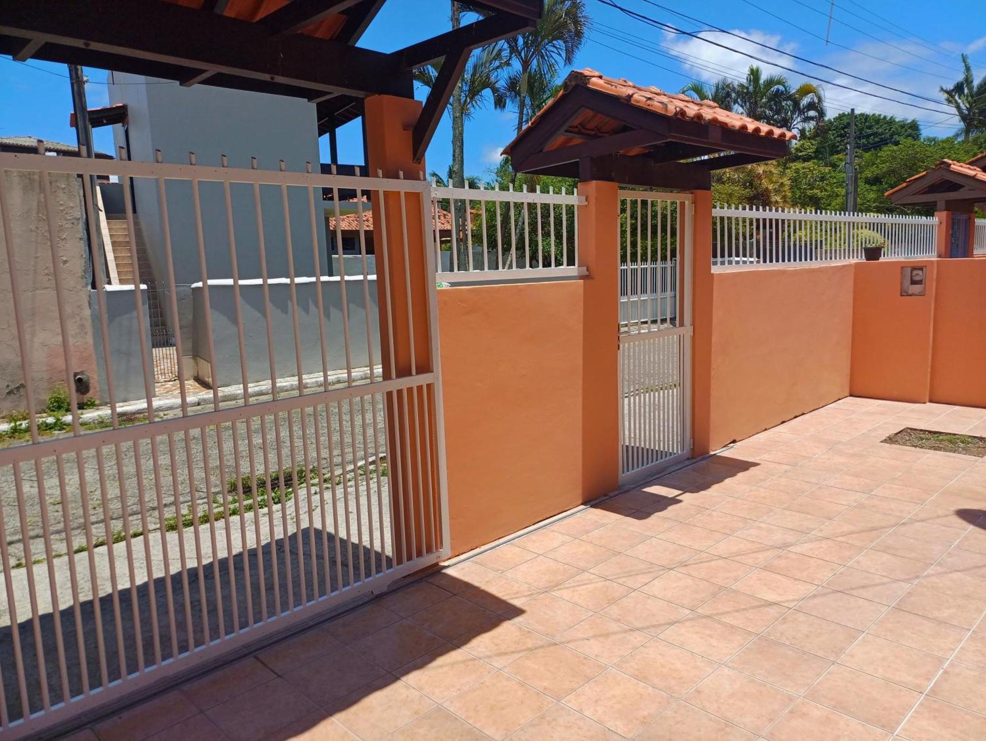 Casa De Temporada A 8 Min A Pe Da Na Barra Da Lagoa *
